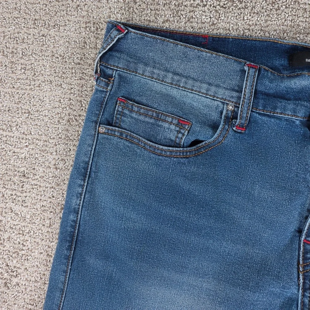 True Religion Ricky Relaxed Straight Jeans Mens 36x29 Blue Denim Red Stitching